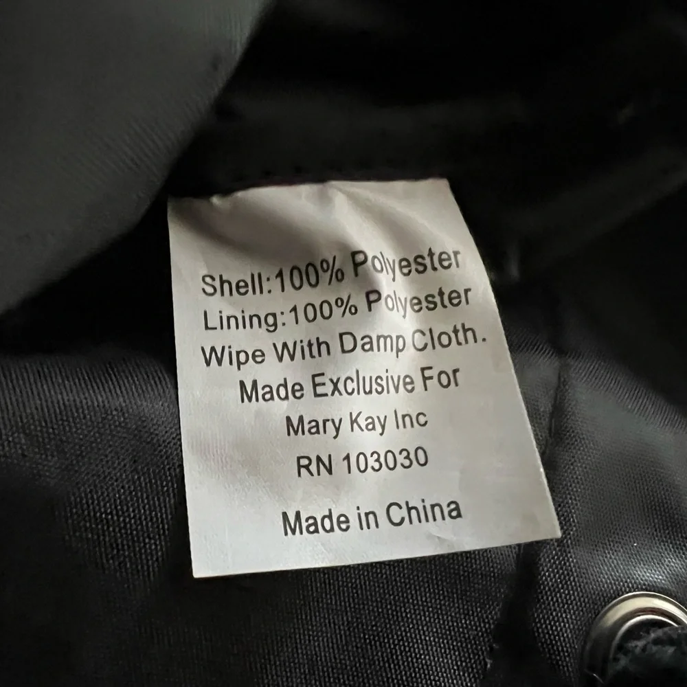 Mary Kay Pink Soft Plush Tote Bag and Eye Mask - Picture 7 of 11